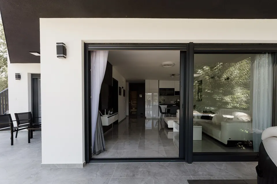 Ventana de aluminio (imagen ilustrativa)